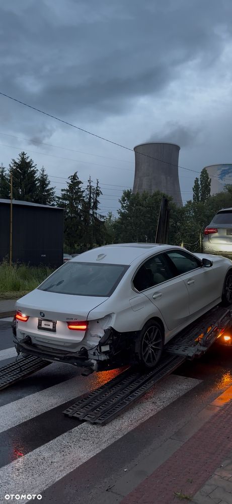 BMW Seria 3 330i xDrive M Sport - 27