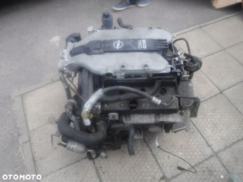 OPEL OMEGA 3.0 V6 X30XE SILNIK CZĘŚCI GŁOWICA WAŁ tłoki - 1