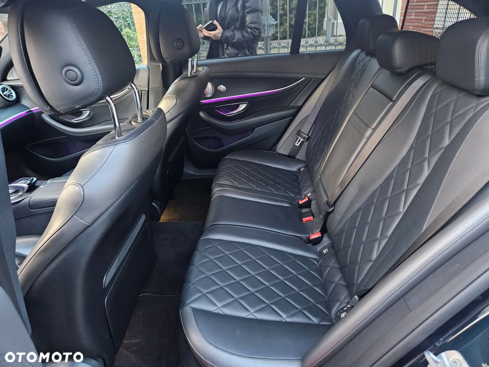 Mercedes-Benz Klasa E 400 4Matic 9G-TRONIC AMG Line - 13