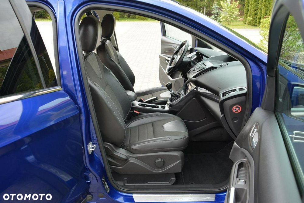 Ford Kuga 2.0 TDCi 4x4 Titanium - 14