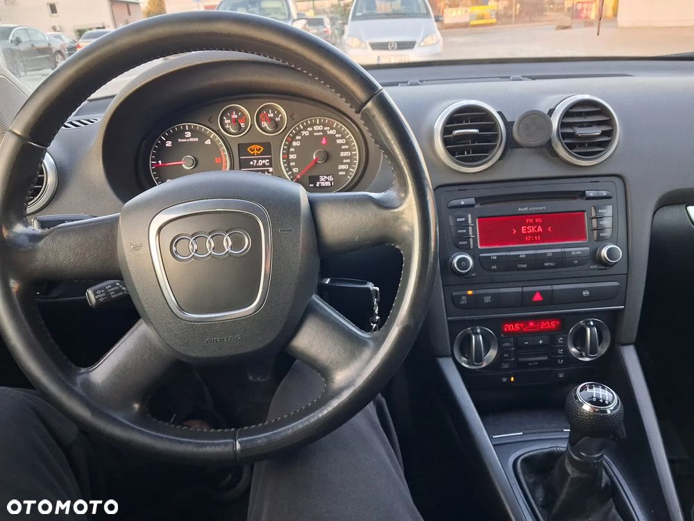 Audi A3 Sportback 2.0 TDI DPF Ambiente - 11