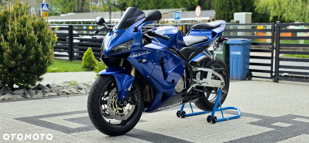 Honda CBR - 1