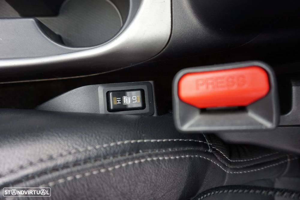 Mitsubishi Outlander 2.0 DI-D Intense+ 4WD - 40