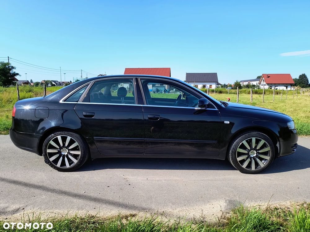 Audi A4 Limousine - 8