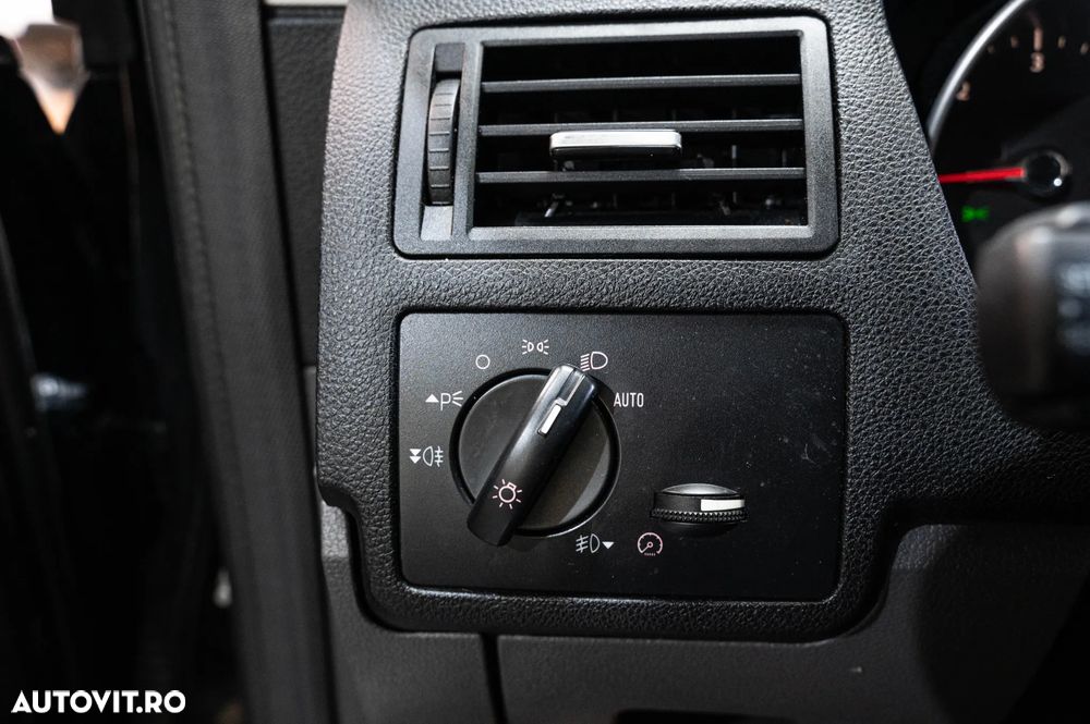 Ford Kuga 2.0 TDCi 4WD Powershift Titanium - 25