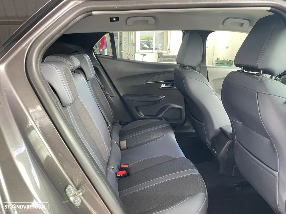 Peugeot 2008 1.2 PureTech Allure Pack EAT8 - 24