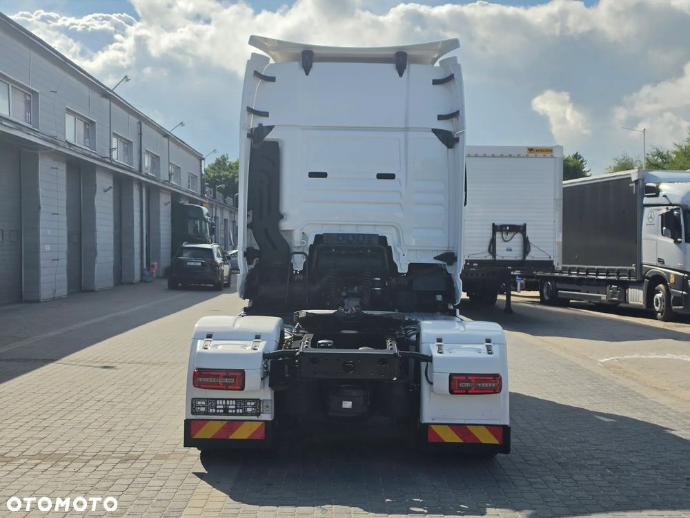 MAN TGX 18.510/ Pierwszy Właściciel /Import Niemcy / Zadbany /Euro 6/ Sobofer / Spojlery miedzy osiowe / 4 poduszki z tyłu / 2 komplety kluczy / - 13