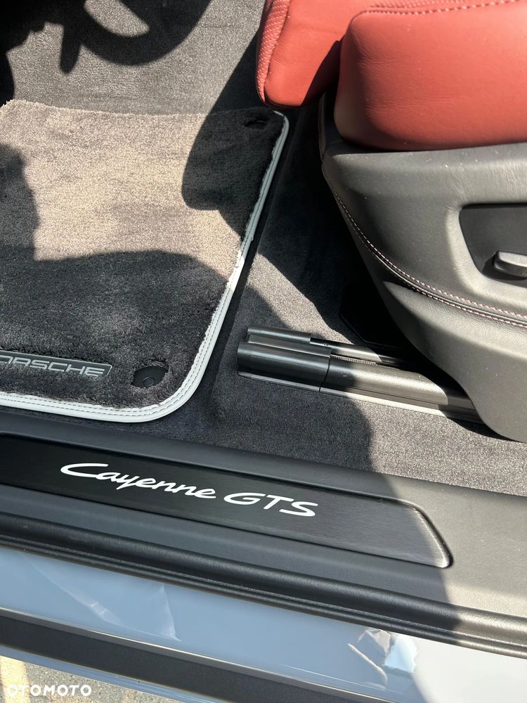 Porsche Cayenne - 8