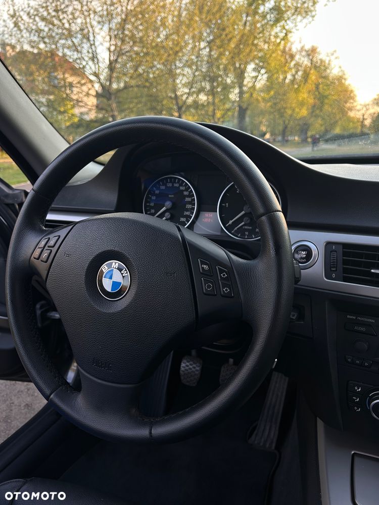 BMW Seria 3 318d - 6