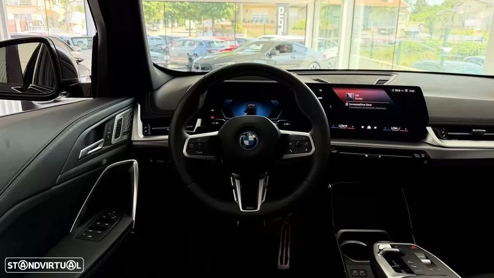 BMW iX1 eDrive20 Pack Desportivo M Pro - 25