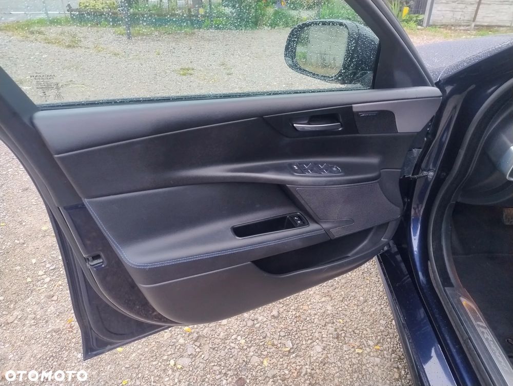 Jaguar XE 2.0 D R-Sport - 21