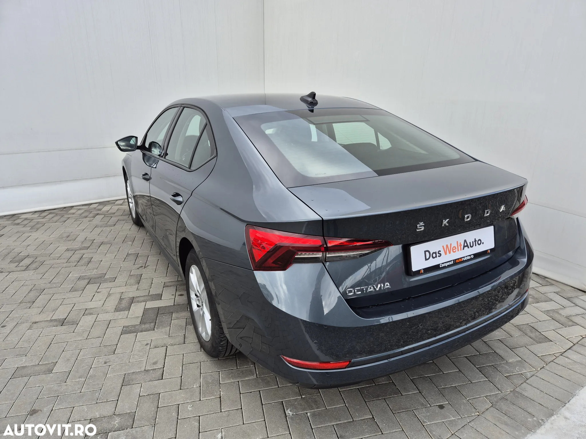Skoda Octavia 2.0 TDI DSG Ambition - 3