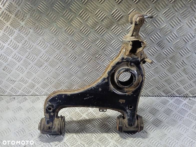 WAHACZ PRAWY PRZEDNI MERCEDES-BENZ 210 - 2