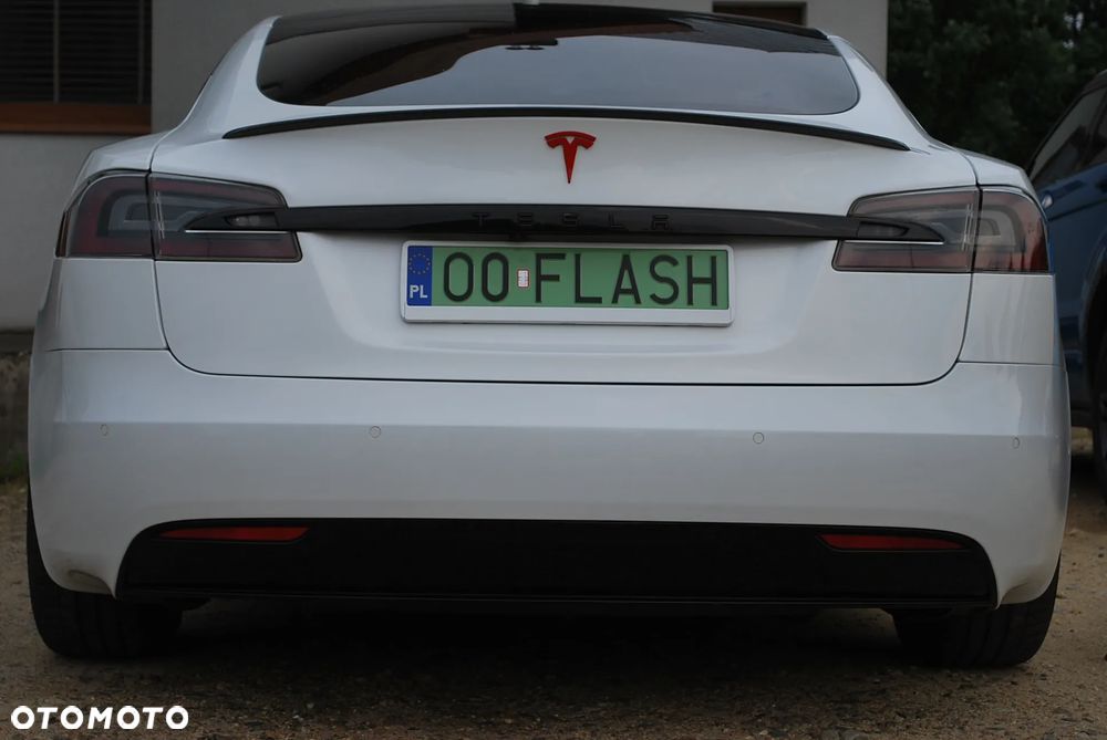 Tesla Model S - 22