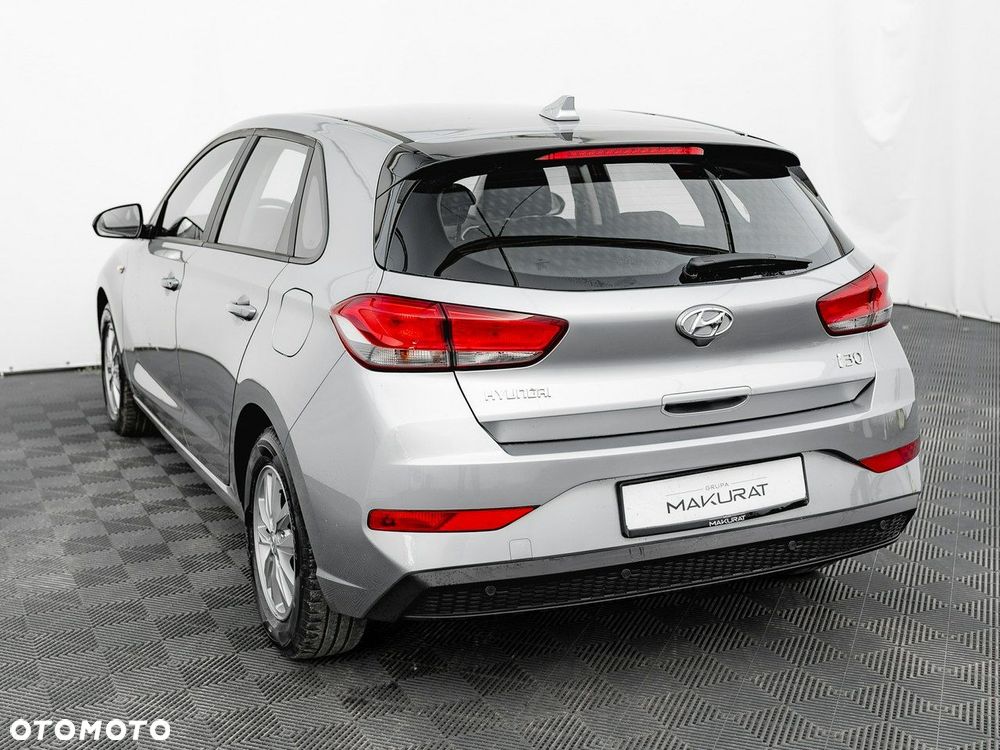 Hyundai i30 1.5 DPI Classic + - 5