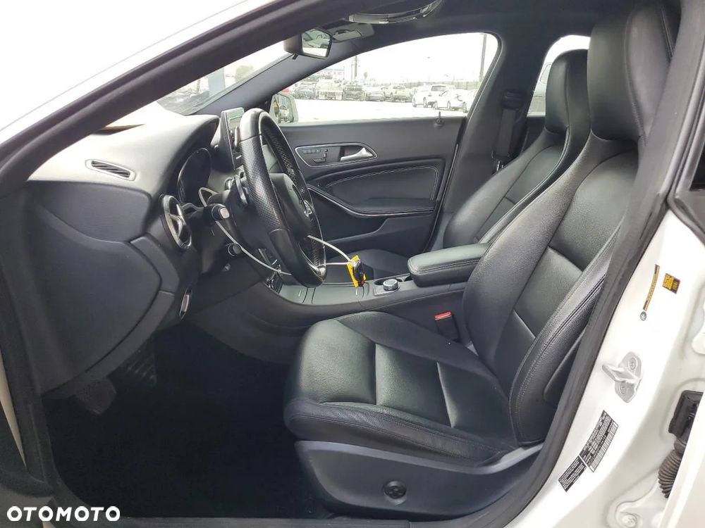 Mercedes-Benz CLA - 7