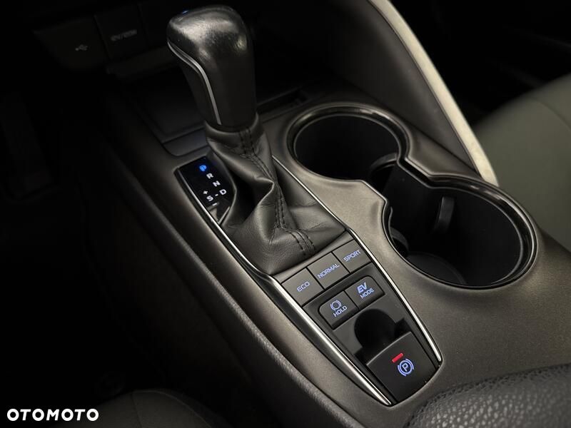 Toyota Camry 2.5 Hybrid Comfort CVT - 18