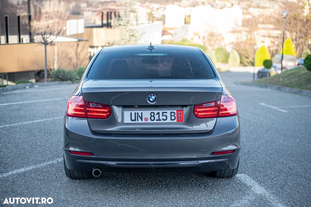 BMW Seria 3 320d Aut. - 9