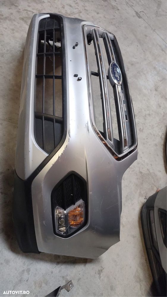 Bara fata Ford Kuga 2017 - 3