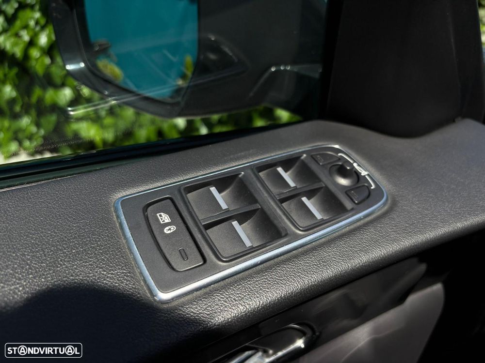 Jaguar F-Pace - 23