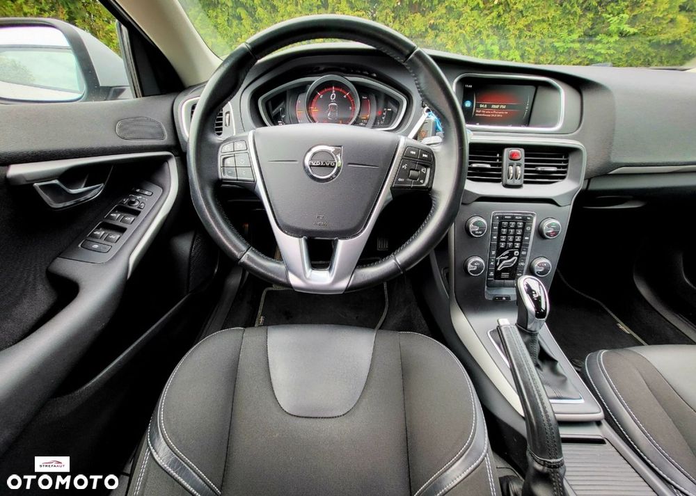 Volvo V40 - 24