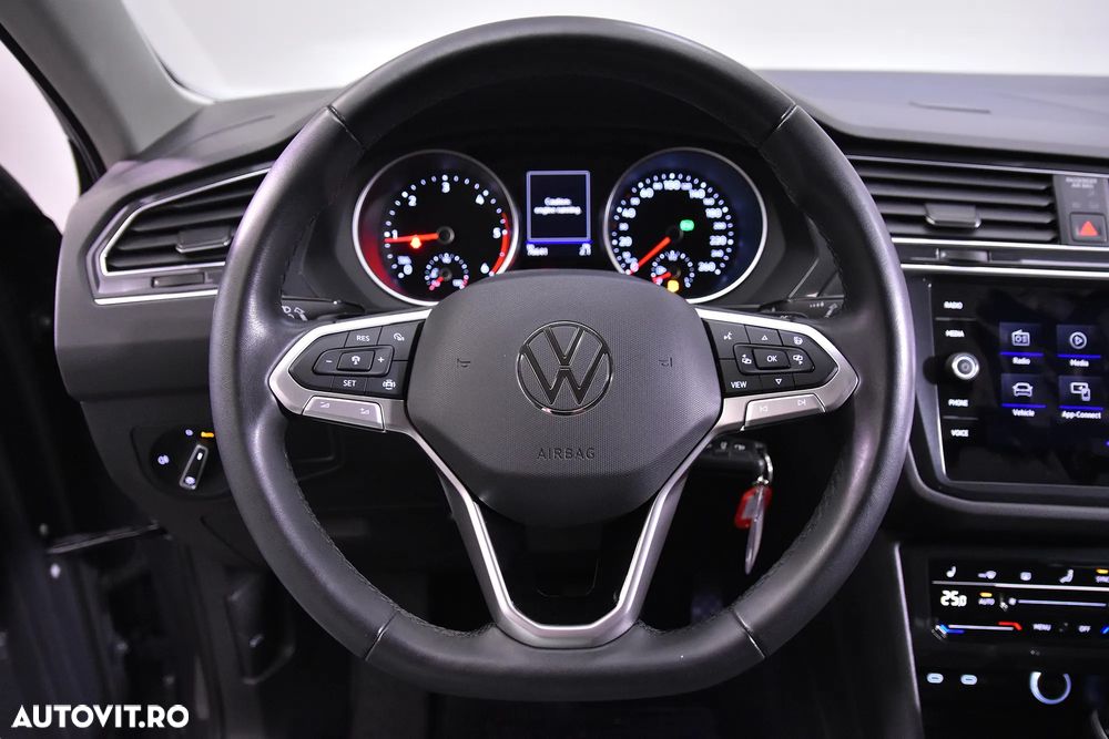 Volkswagen Tiguan - 16