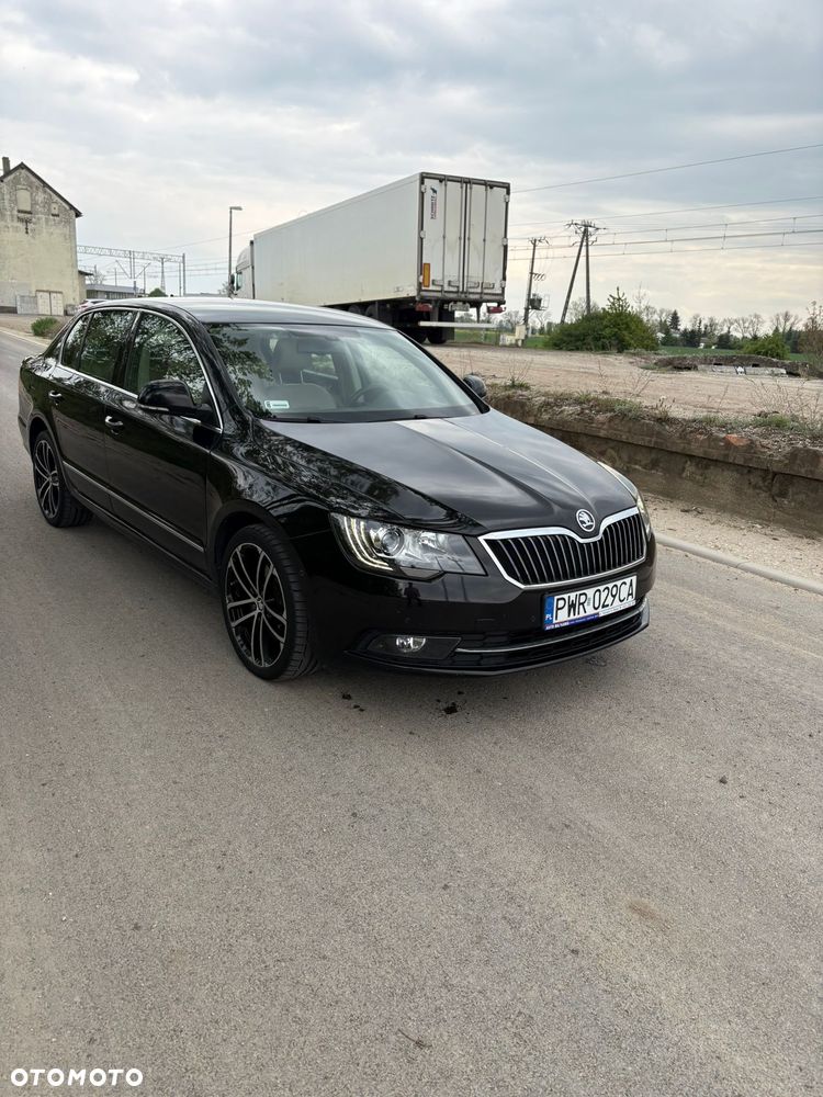 Skoda Superb 2.0 TDI Platinum - 2