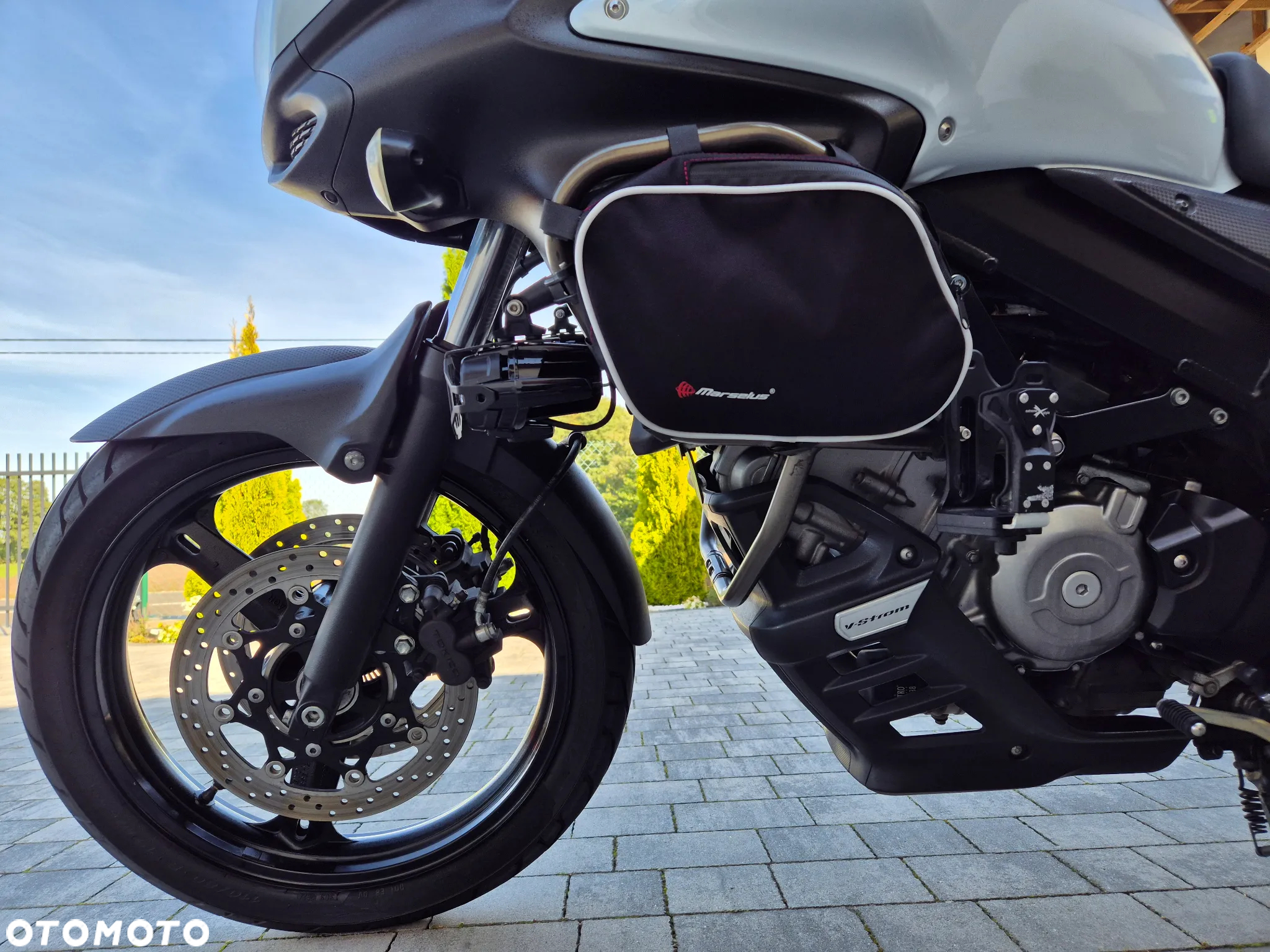 Suzuki V-STROM - 12