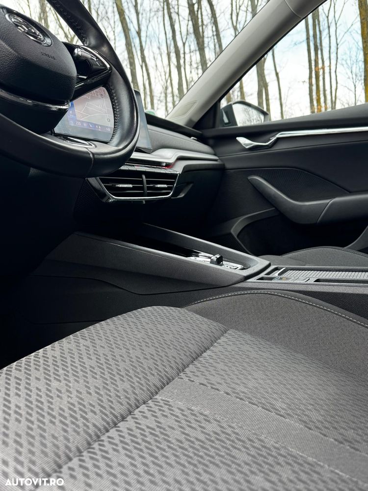 Skoda Octavia 2.0 TDI DSG Premium Edition - 28