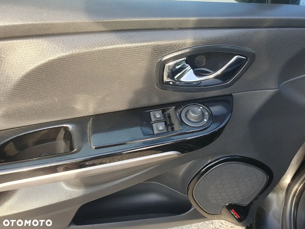 Renault Clio 1.2 16V Life - 10