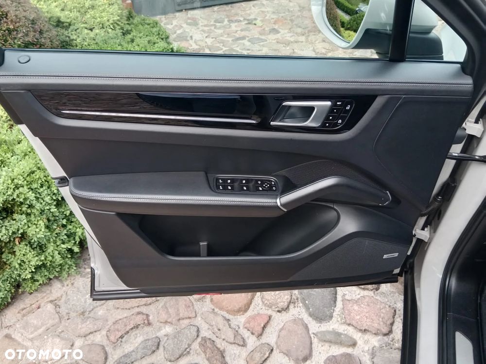 Porsche Cayenne Coupe S - 14