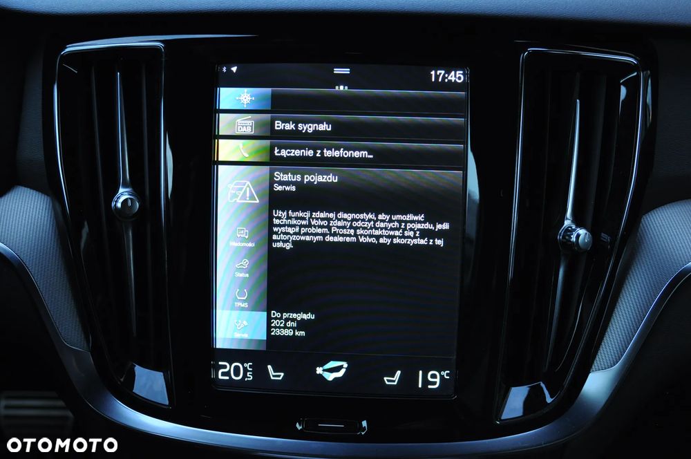 Volvo V60 D4 R-Design - 23