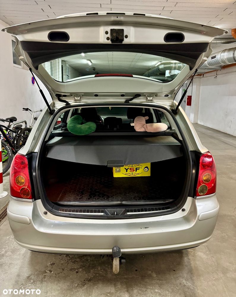 Toyota Avensis 1.8 VVT-i Combi - 7
