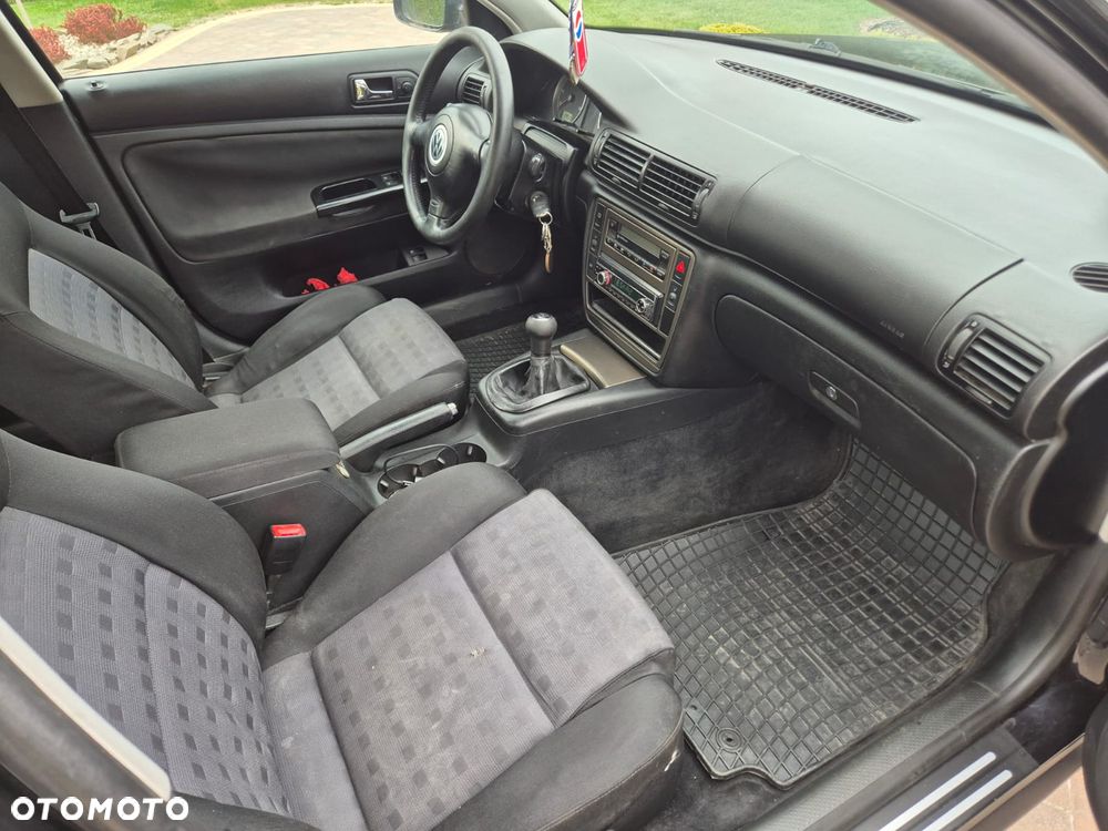 Volkswagen Passat - 13