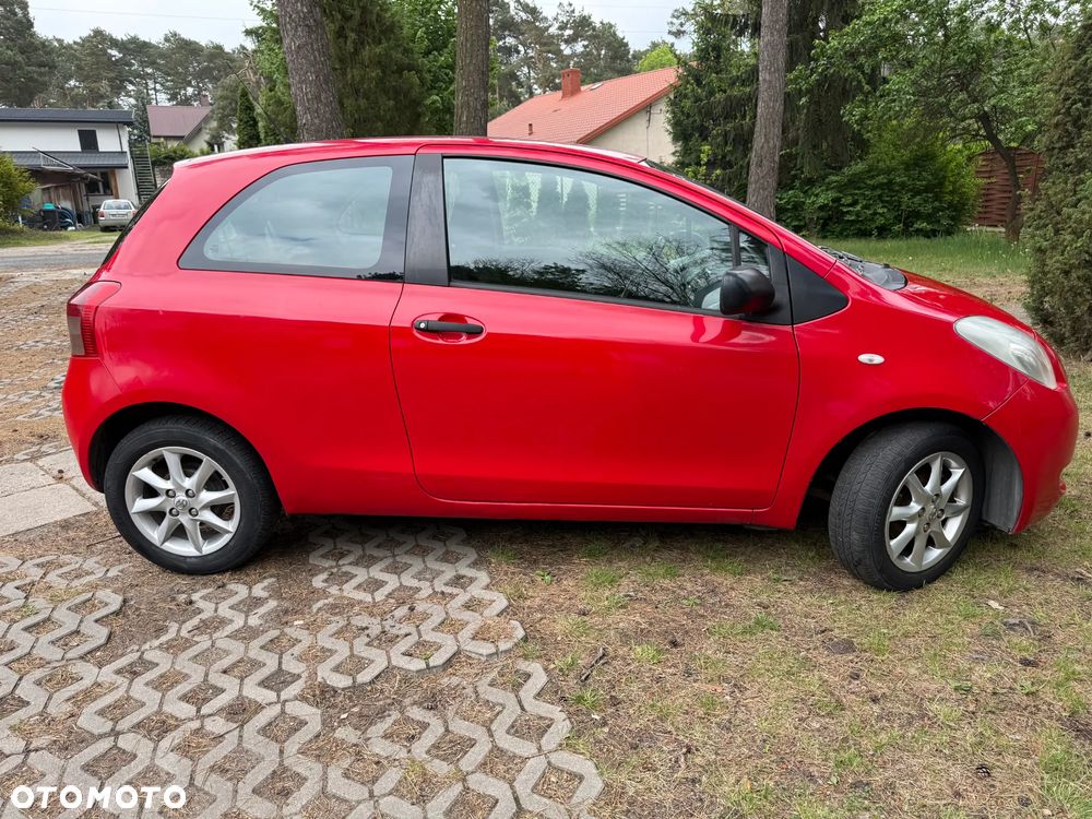 Toyota Yaris 1.0 Luna A/C - 3