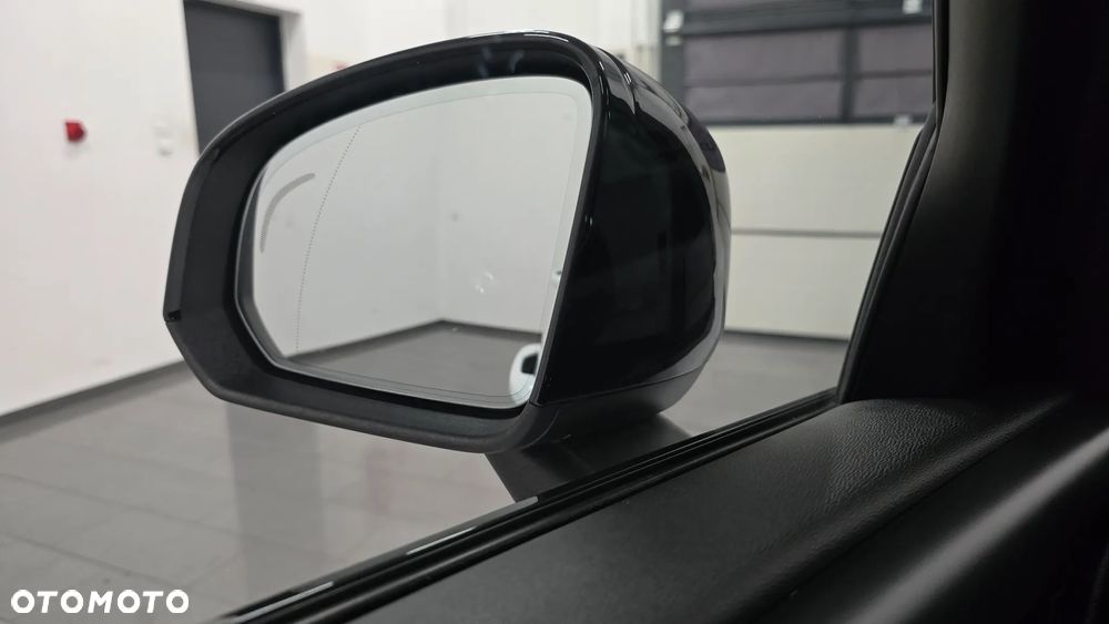 Volvo XC 40 D4 AWD Geartronic R-Design - 26