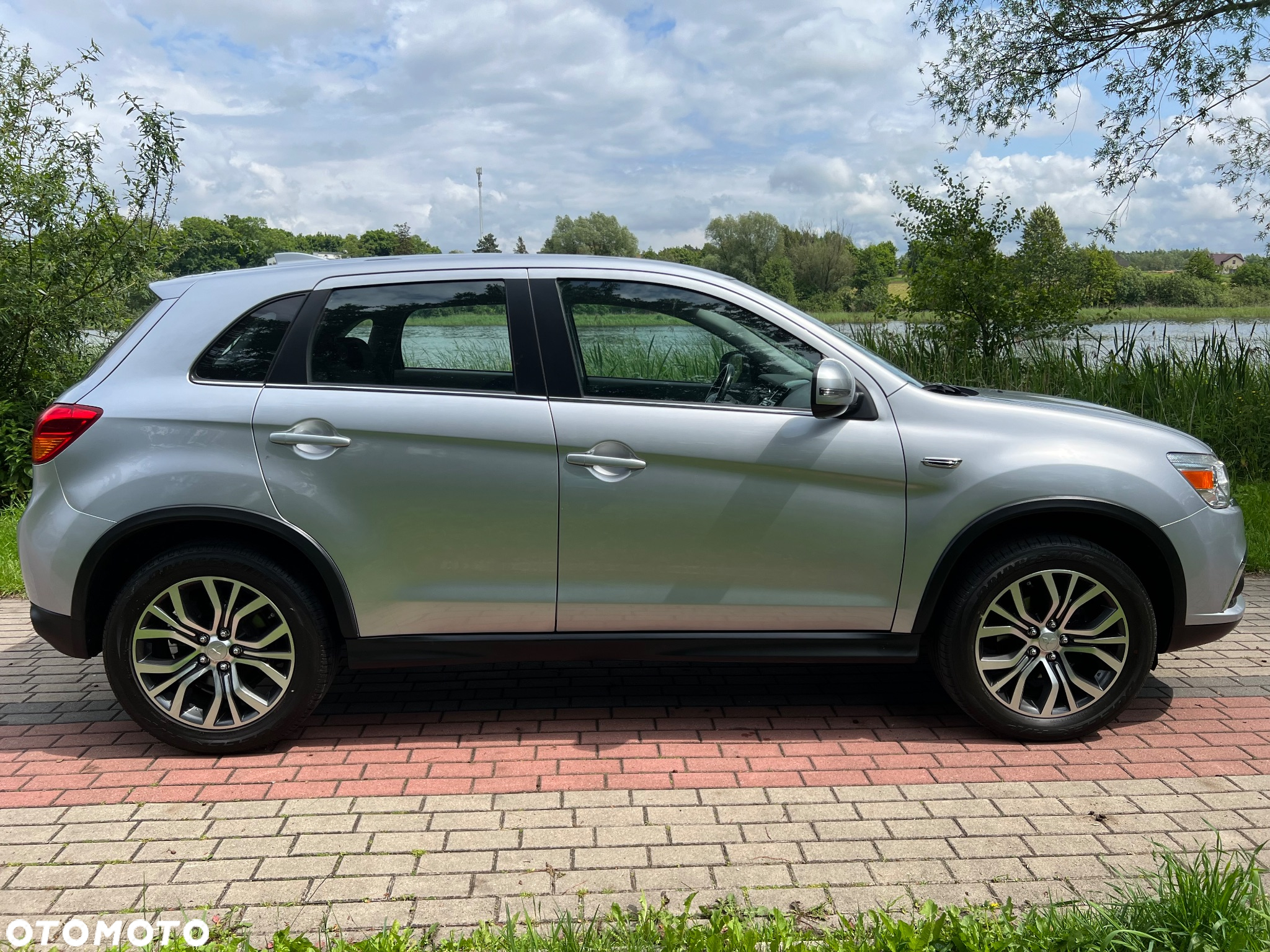 Mitsubishi ASX 1.6 2WD Diamant Edition - 2
