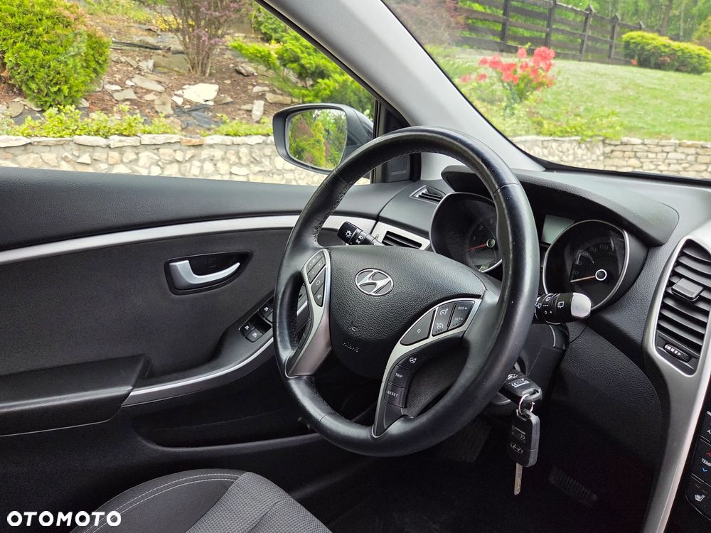 Hyundai i30 Kombi 1.6 GDi DCT Premium - 23