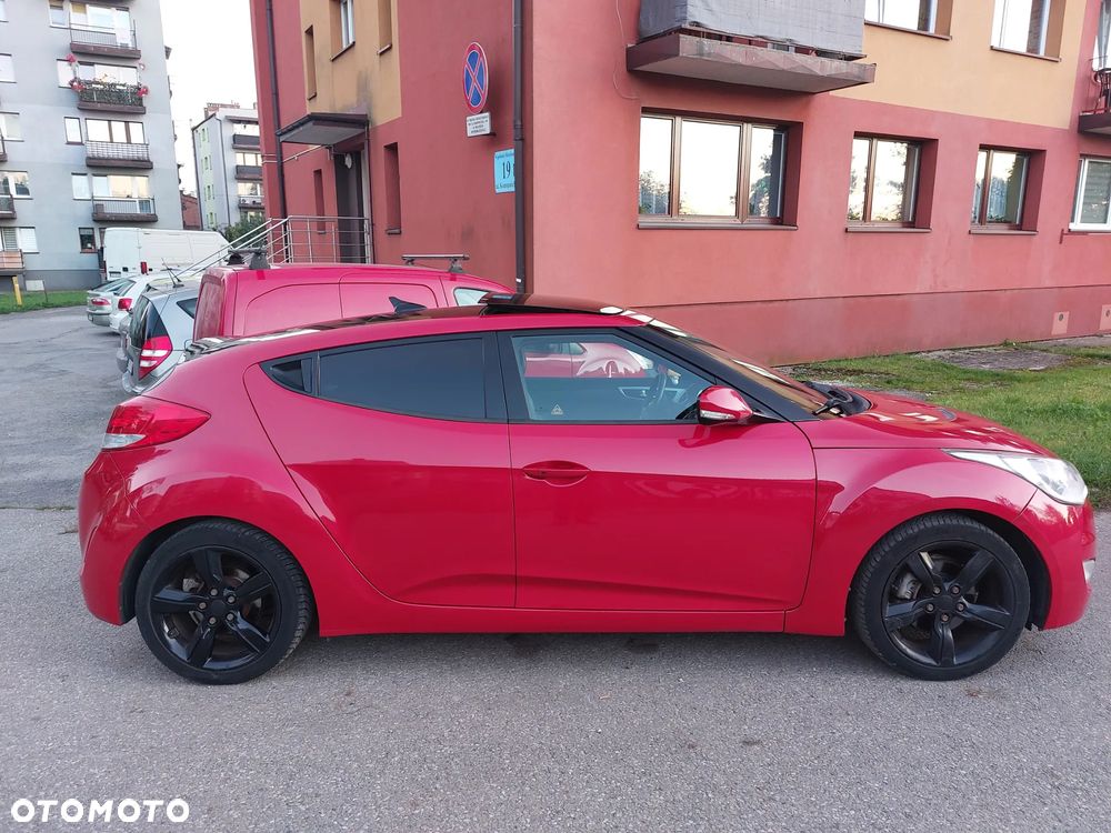 Hyundai Veloster - 3