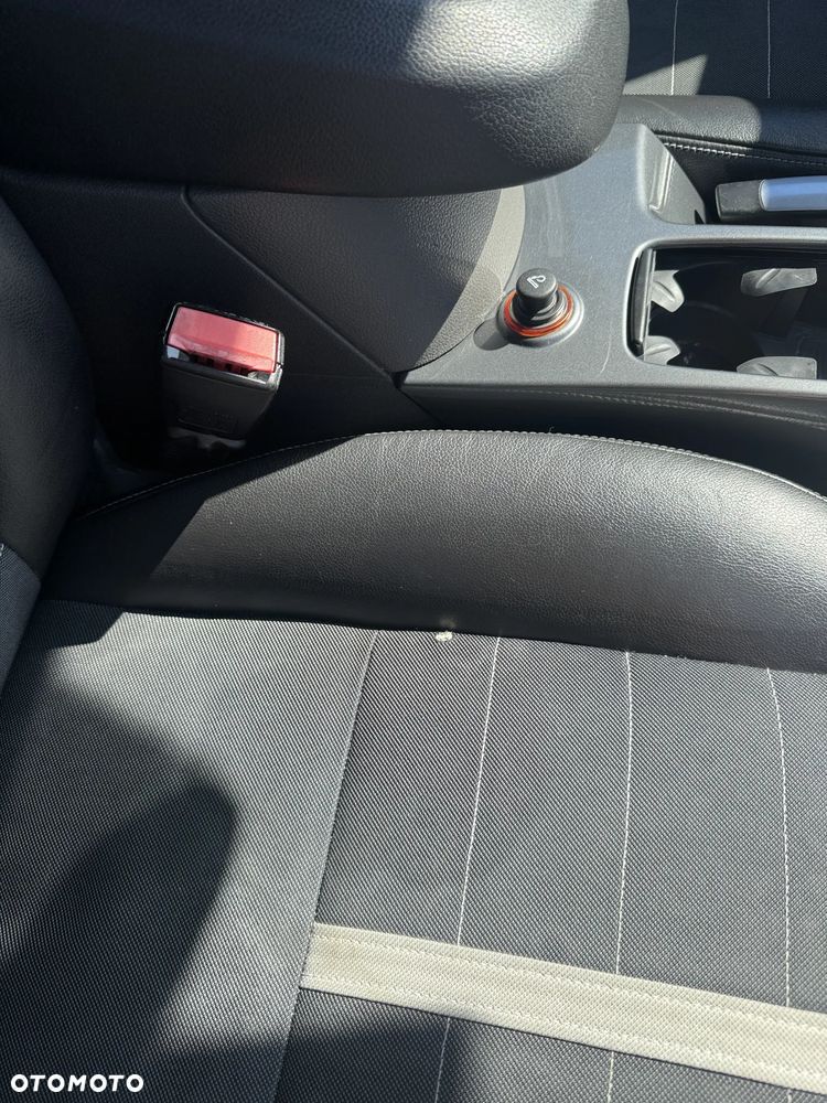 Ford Kuga 2.0 TDCi Titanium FWD - 11