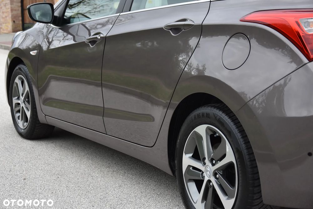 Hyundai i30 blue 1.6 GDI YES Gold - 20