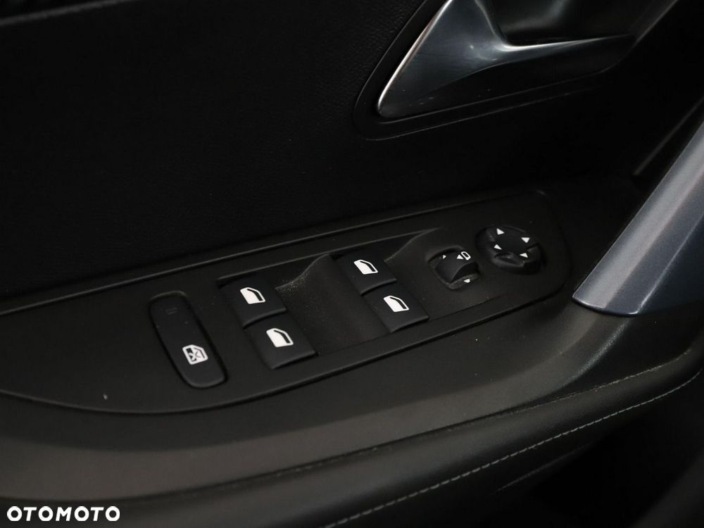 Peugeot 2008 1.5 BlueHDi Allure Pack S&S EAT8 - 37