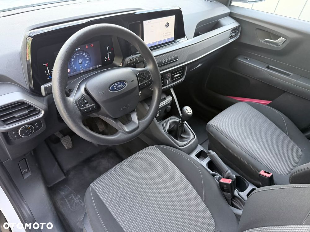 Ford Transit Courier - 9