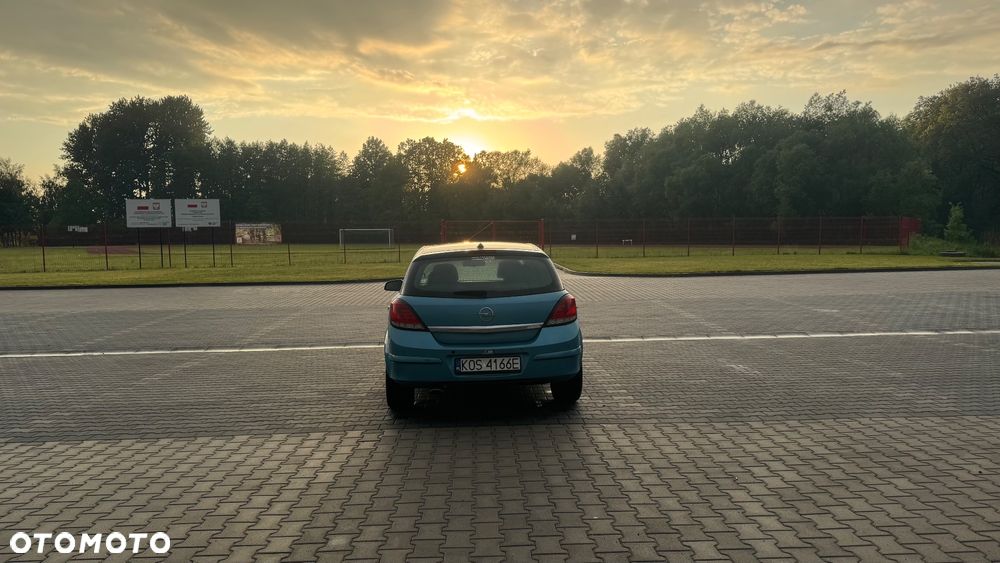 Opel Astra 2.0 Turbo Cosmo - 5