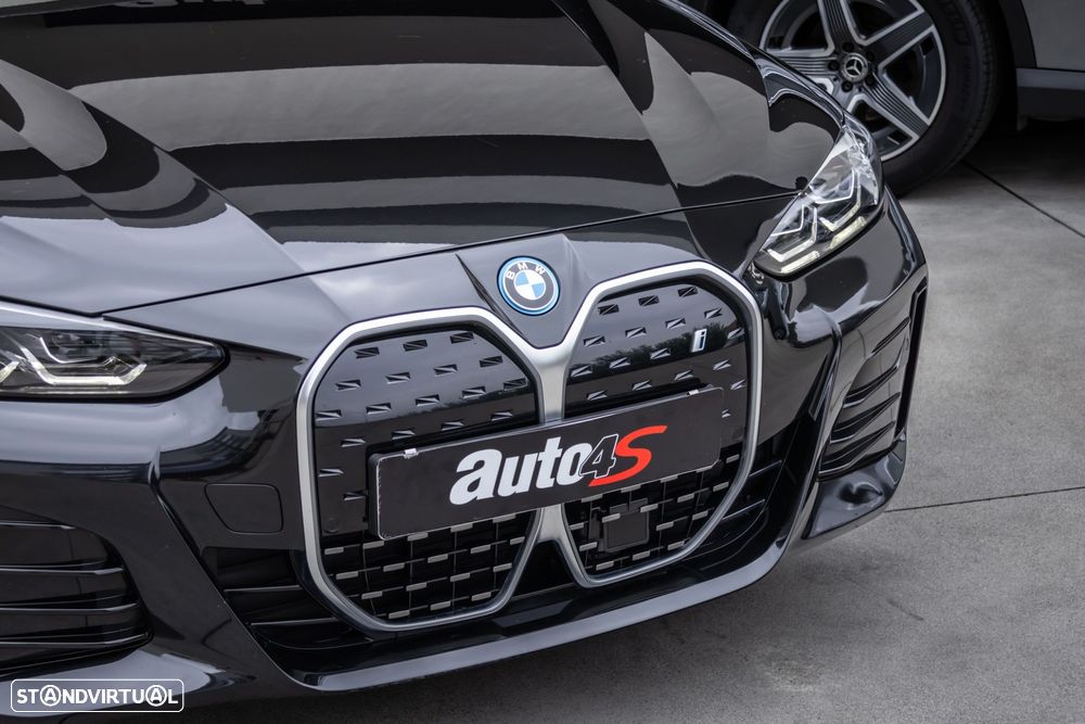 BMW i4 eDrive40 Desportiva M - 10