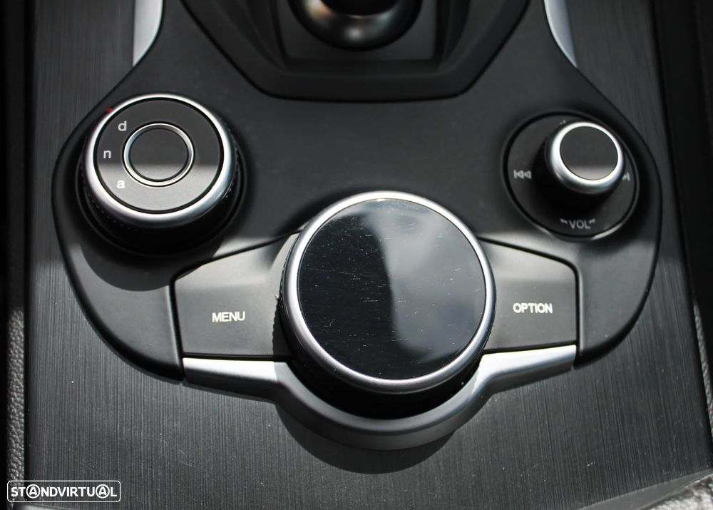 Alfa Romeo Stelvio 2.2 D Super AT8 - 28