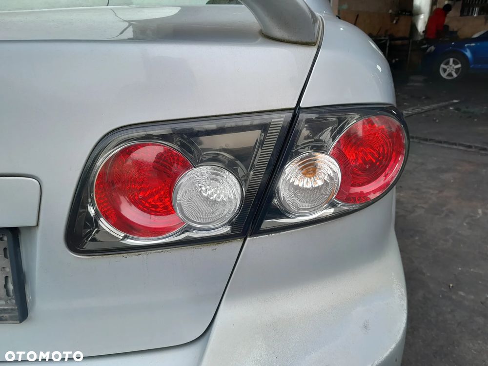Lampa tylna prawa w klapę czarna MAZDA 6 GG 02-08r. HB Europa - 2