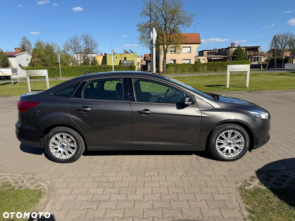Ford Focus 1.6 SYNC Edition - 4