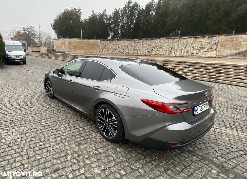 Toyota Camry Executive - 5