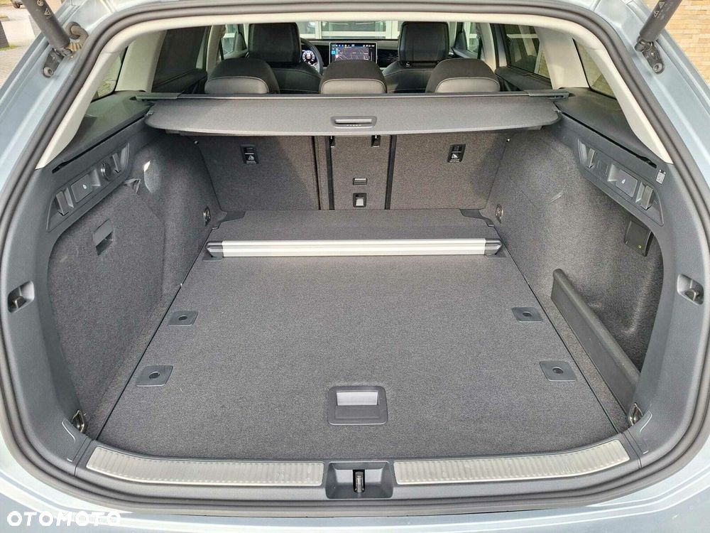 Volkswagen Passat - 30